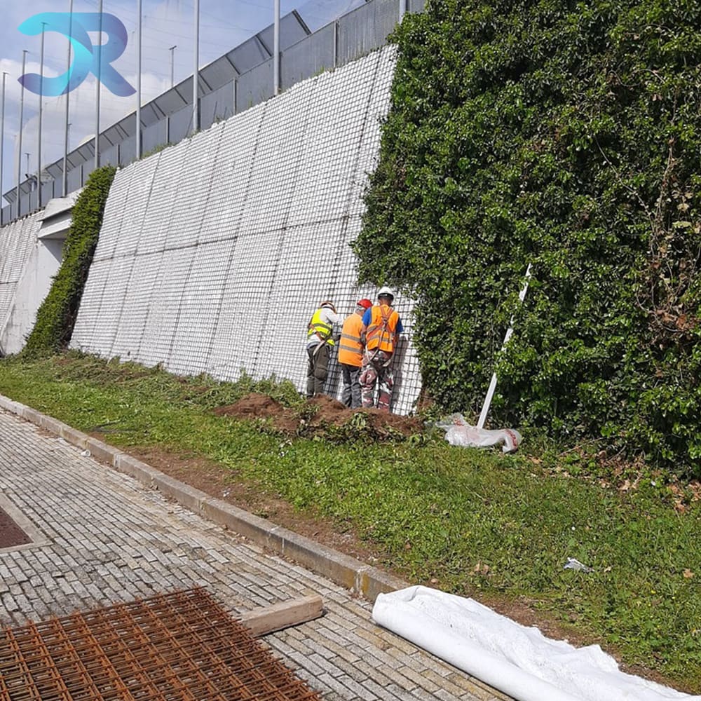 Sistemi di inverdimento verticale per architettura urbana